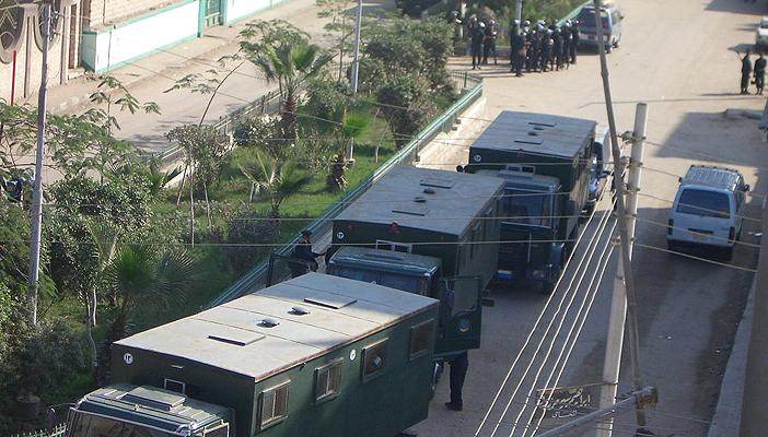 إصابة 12 مجندا في انقلاب سيارة تقلهم بأسوان