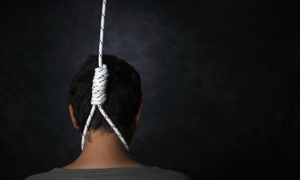 بسبب تدني درجاته.. طالب إعدادي يشنق نفسه في محافظة البحيرة