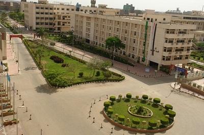 رئيس جامعة الزقازيق يقرر إغلاق مطعم المدينة الجامعية