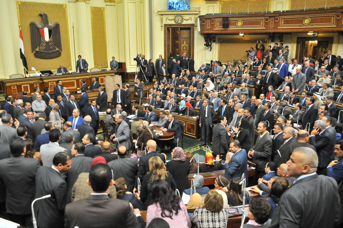 مجلس النواب: الحكومة زادت مكافآت المستشارين وخفضت حوافز المعلمين