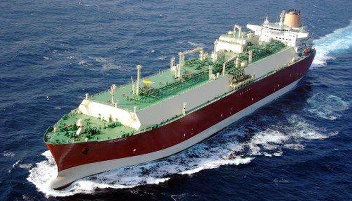 قطر تسلم أول شحنة من الغاز الطبيعي المسال إلى الأردن