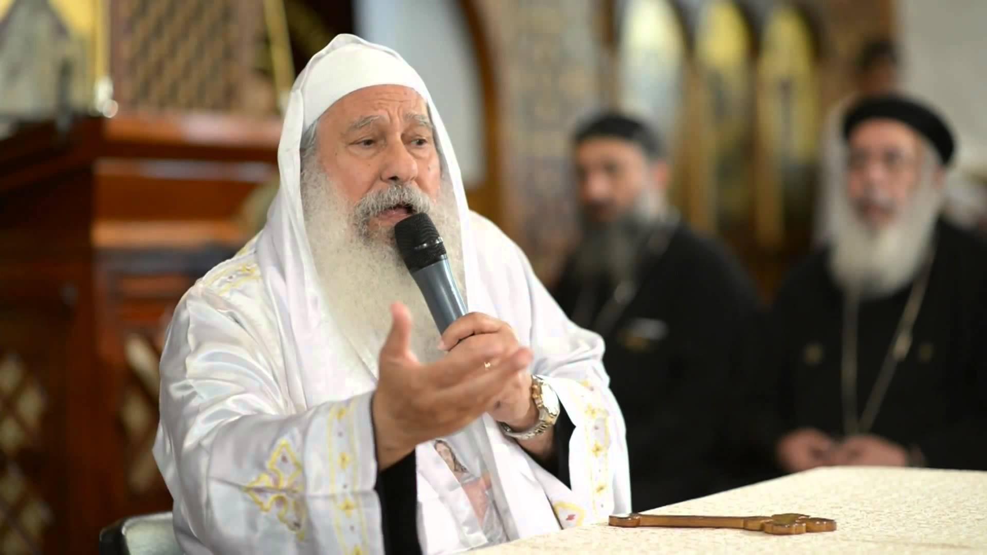 بعد تصريحاته المسيئة للإسلام وهجوم المنيا.. إيقاف “مكاري” عن الخطابة