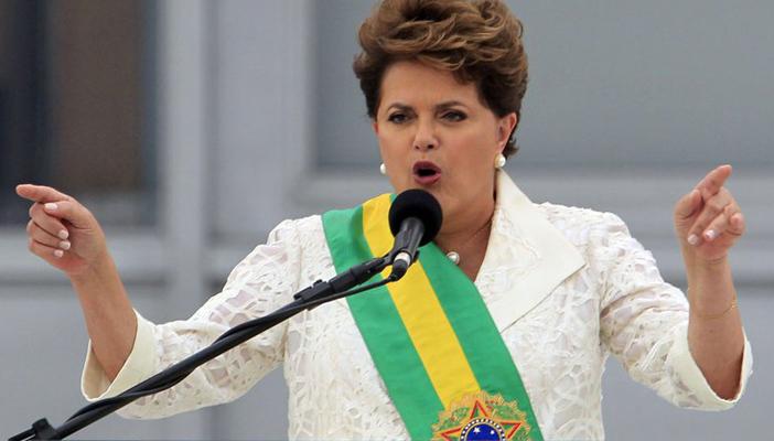 متظاهرون برازيليون يطالبون بإقالة روسيف
