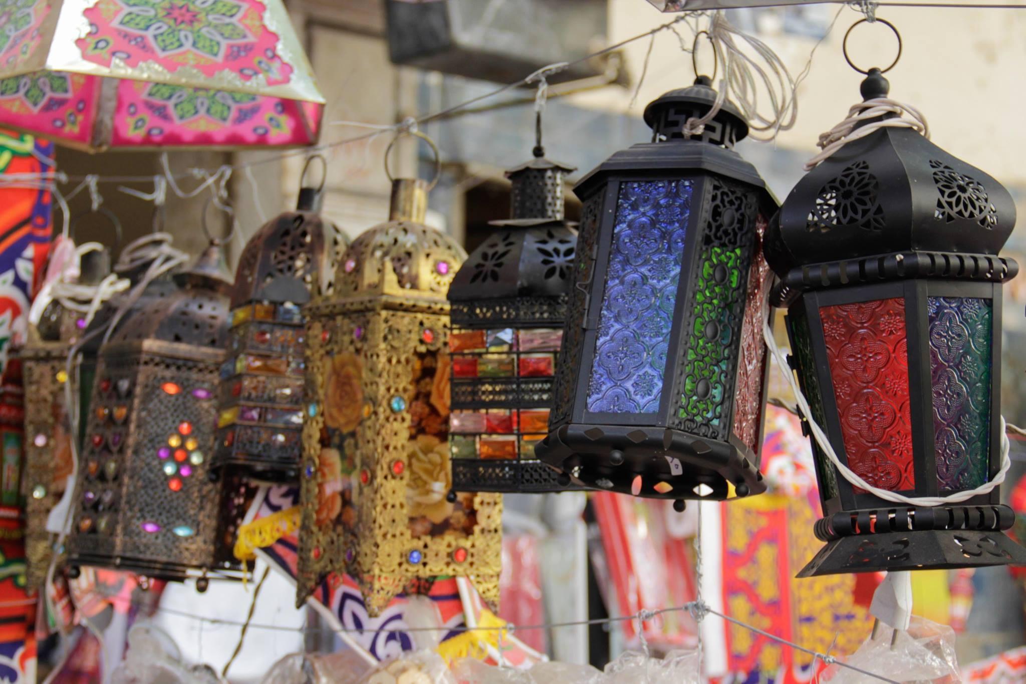 بالصور.. ارتفاع أسعار فوانيس رمضان وزيادة الإقبال على المستورد