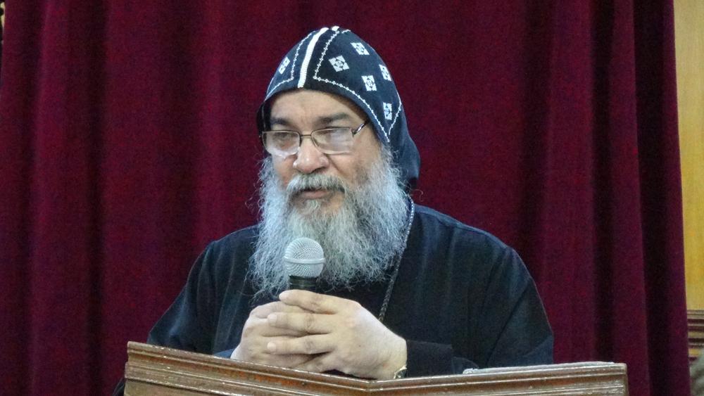 بالفيديو.. أسقف المنيا يهدد بتدخل خارجي إذا لم يُحسم أمر سيدة أبوقرقاص