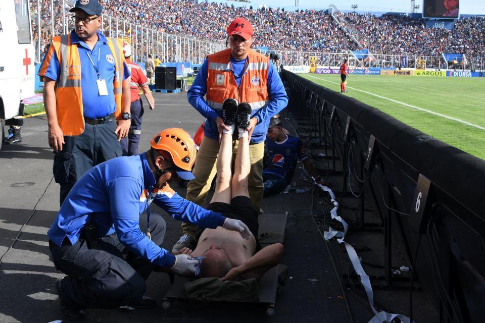 مقتل وإصابة 30 شخصا بسبب التدافع على مباراة كرة قدم في هندوراس