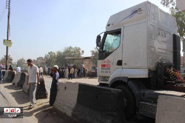 قطع طريق القاهرة – المنصورة الزراعي بسبب اختفاء أم وابنتها