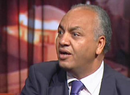 بكري لـ”السيسى”: كل من يعارضونك عملاء وخونة ونحن معك