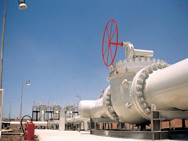 بعد انتخابات العسكر السعودية تقدم مساعدات بترولية هدية لمصر