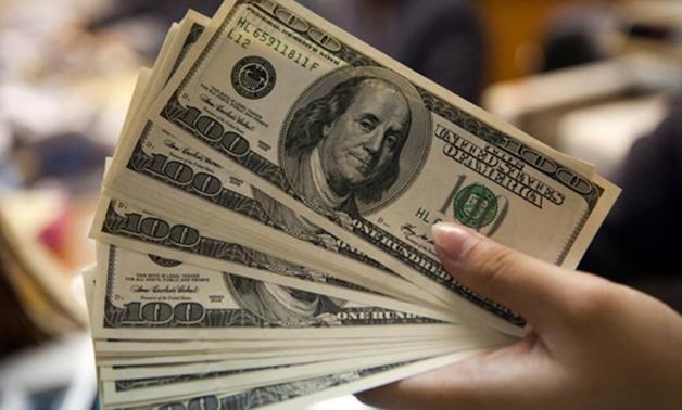 الدولار يتراجع ويسجل 10.75 جنيهات بعد وصول منحة السعودية