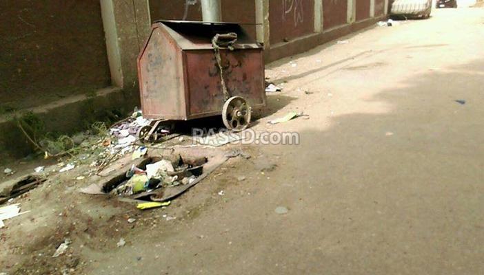 بالصور .. بالوعة بدون غطاء بجوار مدرسة ابتدائية بأسيوط