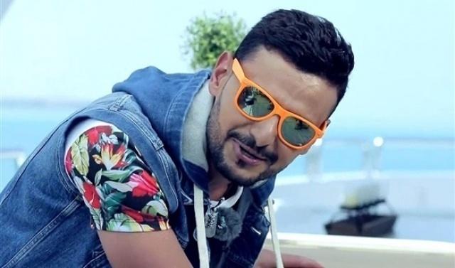 بالفيديو.. تعرف على أولى ضحايا برنامج “رامز بيلعب بالنار”