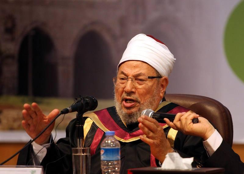 “مكتب القرضاوي” ينفي مرضه بعد انتخابات العسكر