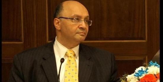 نائل شافعي: وصف مصر للأفارقة بـ”العبيد والكلاب” اتهام كاذب