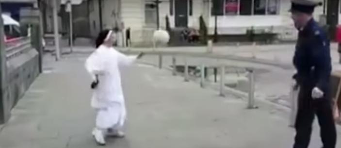 بالفيديو.. مهارات كروية لراهبة إيرلندية تثير إعجاب الألاف