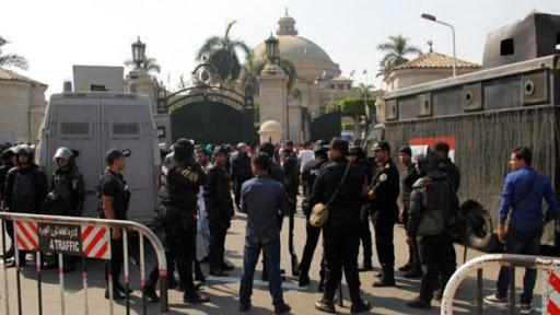 رويترز: بعد التضييق على الجامعات.. القلق من المستقبل يساور طلاب مصر