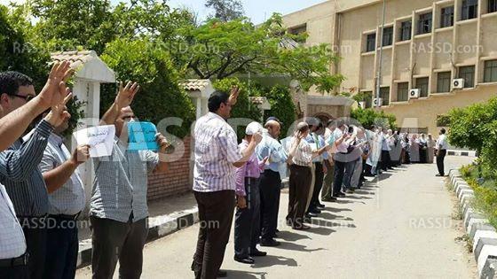 وقفة لأعضاء هيئة التدريس بالمنصورة تضامنا مع المعتقلين