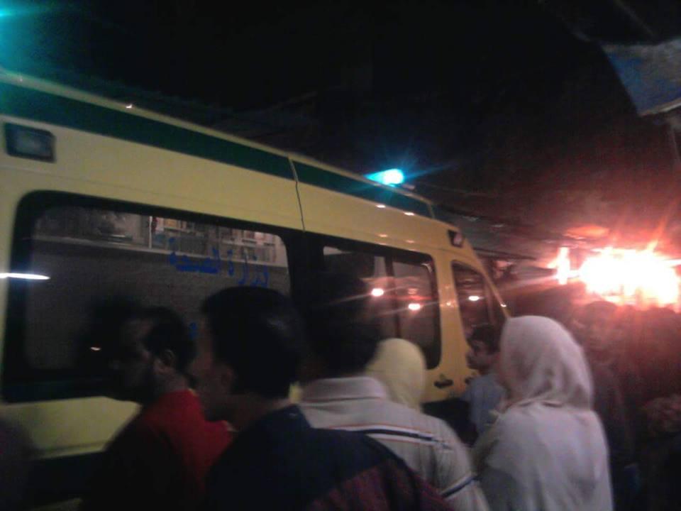 بالصور.. أب يذبح أطفاله الثلاثة بالسكين بسبب ضائقة مالية