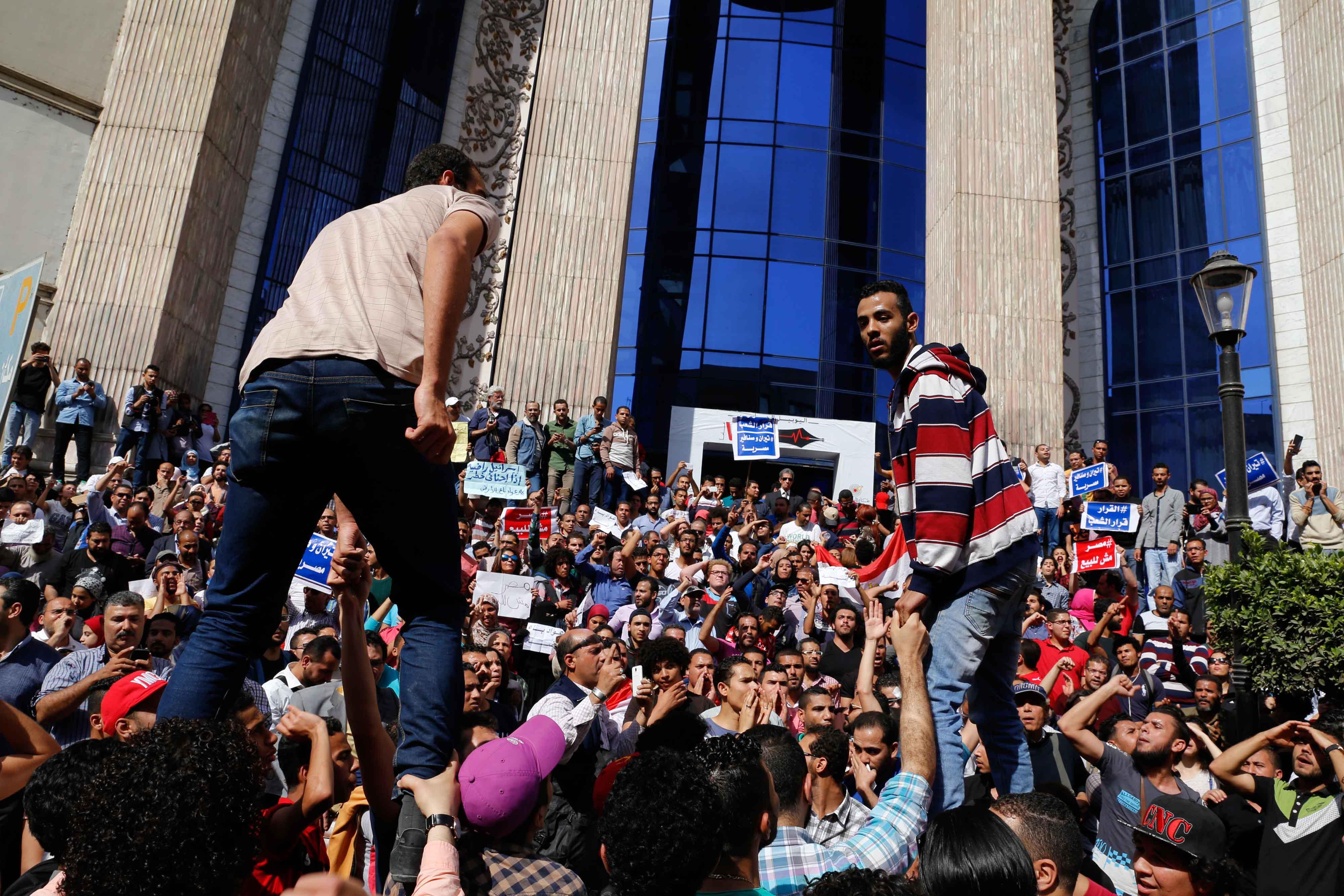 اليوم.. استئناف متظاهري “جمعة الأرض” على الحكم بحبسهم عامين