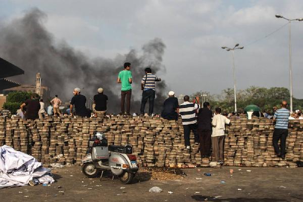 ارتفاع عدد شهداء “المنصة” إلى 200 وأكثر من 4000 مصاب