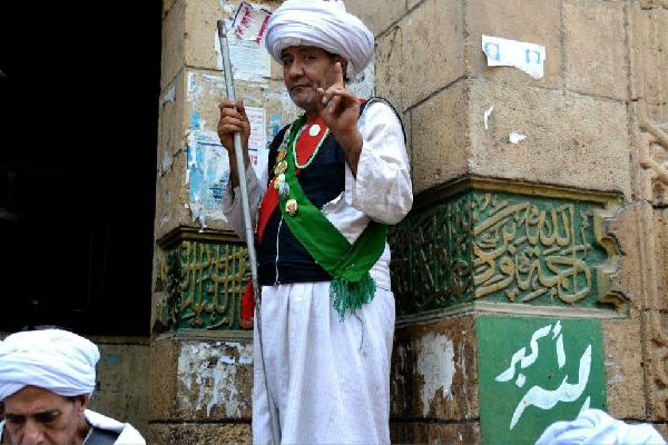 الشيعة يحتفلون بمولد السيدة زينب بمشاركة الصوفيين