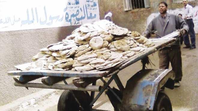 ضبط 1130 كيلو جرام خبز مجفف قبل تهريبها بأسيوط