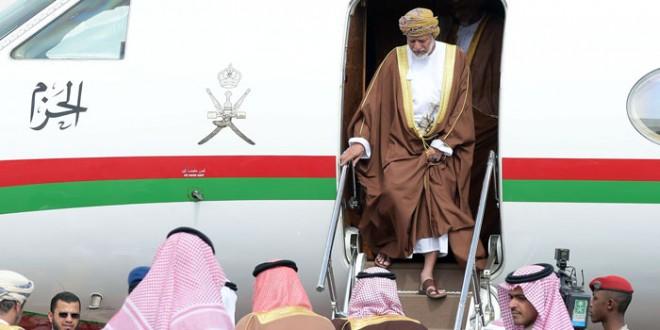 وزير الخارجية العماني في زيارة مفاجئة إلى الدوحة