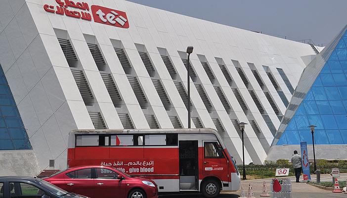 أهالي الفيوم يشكون من أزمة خطوط الاتصال الأرضية
