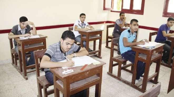 الحاكم العسكري يتفقد لجان الثانوية العامة ببورسعيد