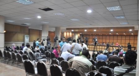 العشرات في مؤتمر ” 6 ابريل ” بنقابة المحامين