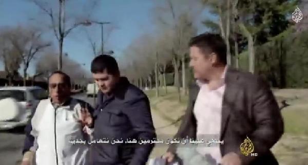 فيديو..حسين سالم يهرول هربا من كاميرا الجزيرة