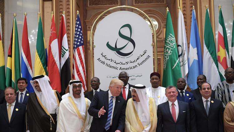 مع استمرار الأزمة.. أكاديمي إماراتي يدعو قطر للاستمرار في التعبئة