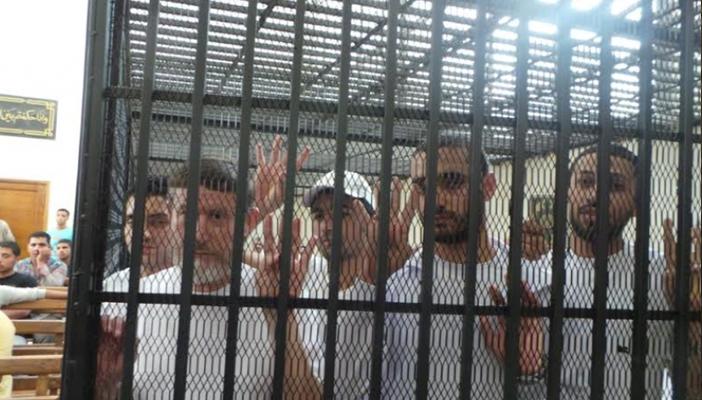 محكمة عسكرية بالزقازيق تقضي بسجن 6 طلاب ما بين 7 و10 سنوات