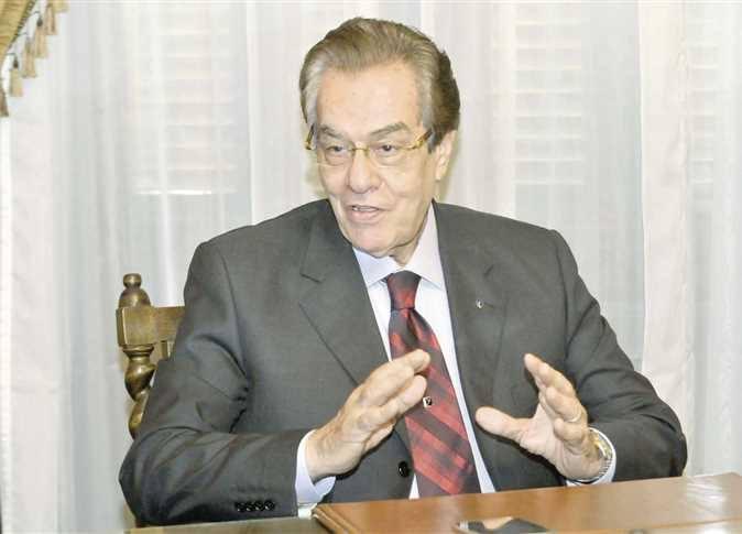 رئيس «الاستئناف» السابق يطالب السيسي بطرح «تيران وصنافير» للاستفتاء