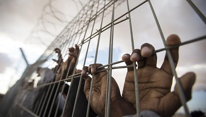 إضراب عن الطعام وهتافات ضد النظام في معسكر الأمن ببنها