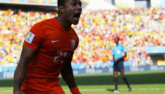 مانشستر يونايتد يتعاقد مع الهولندي ديباي 4 مواسم