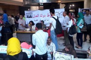 بلطجية يهاجمون وقفة بالصحفيين منددة بحبس “نشطاء”