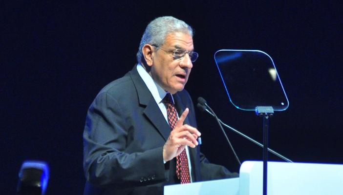 بعد وصوله جوهانسبرج.. محلب: ظروف اضطرارية حالت دون حضور السيسي القمة