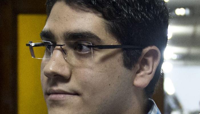 النقض تؤيد الحكم بحبس نجل مرسي سنة مع الشغل