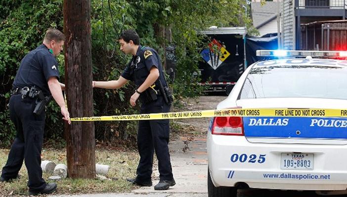 بالصور.. تفاصيل إطلاق نار على مقر شرطة دالاس الأميركية