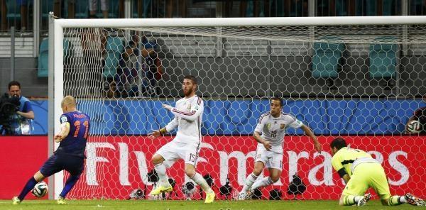 بخماسية “مباراة الأحلام”..”هولندا” تطحن الإسبان