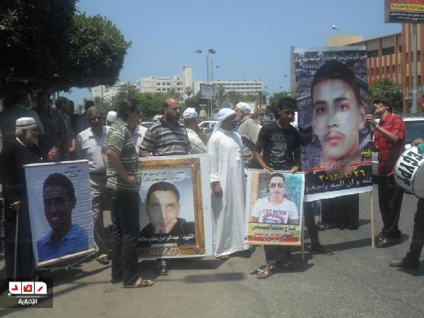 العشرات يهتفون برحيل النظام بجمعة  “الإنذار الأول” ببورسعيد