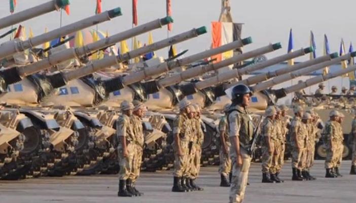 مركز استخباراتي: إنفاق مصر الدفاعي لن ينخفض رغم أزمتها الاقتصادية