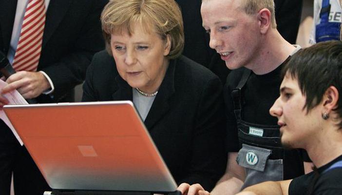 تفاصيل قرصنة كمبيوتر المستشارة “ميركل”