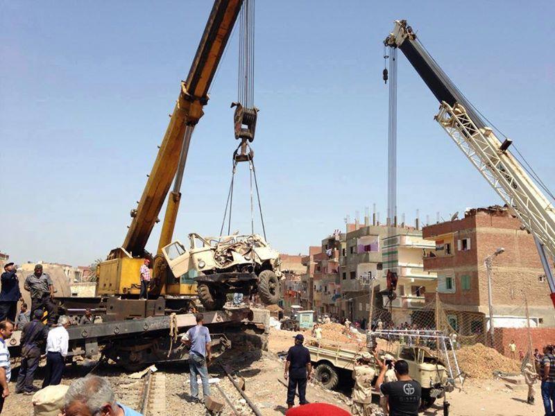 قوات الإنقاذ ترفع آثار قطار البحيرة بعد توقف حركة القطارات