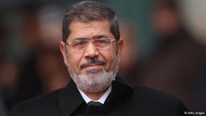 مرسي تعقيبًا على حكم الإعدام: ثورة يناير ستنتصر
