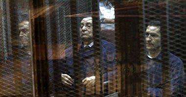 وصول “المخلوع” والعادلي إلى مقر محاكمتهم في “قضية القرن”