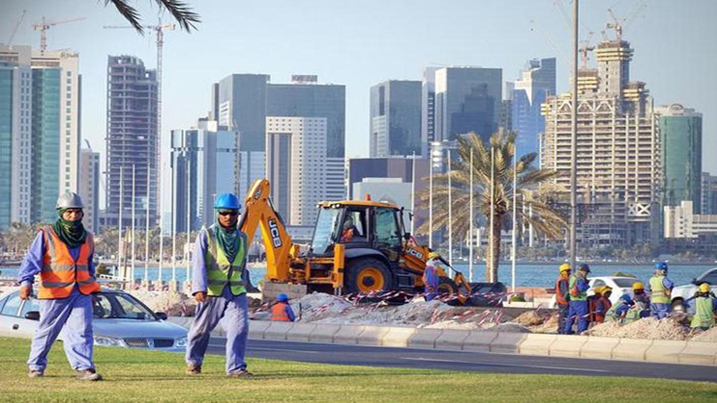 بعد قطع العلاقات وإساءة الإعلام.. المصريون في قطر يخشون الطرد