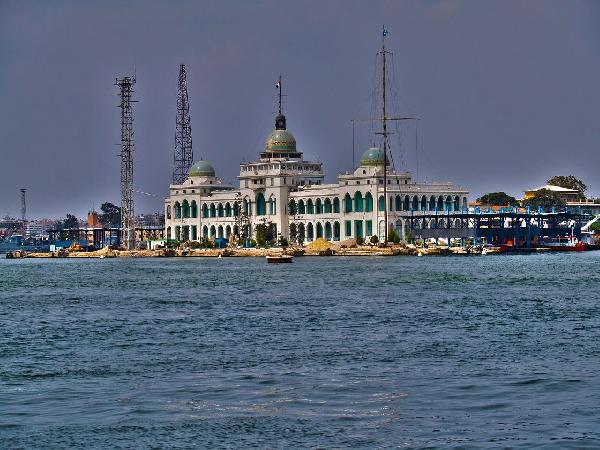 مصر والهند توقعان إتفاقية لإنشاء محطة أنابيب ببورسعيد