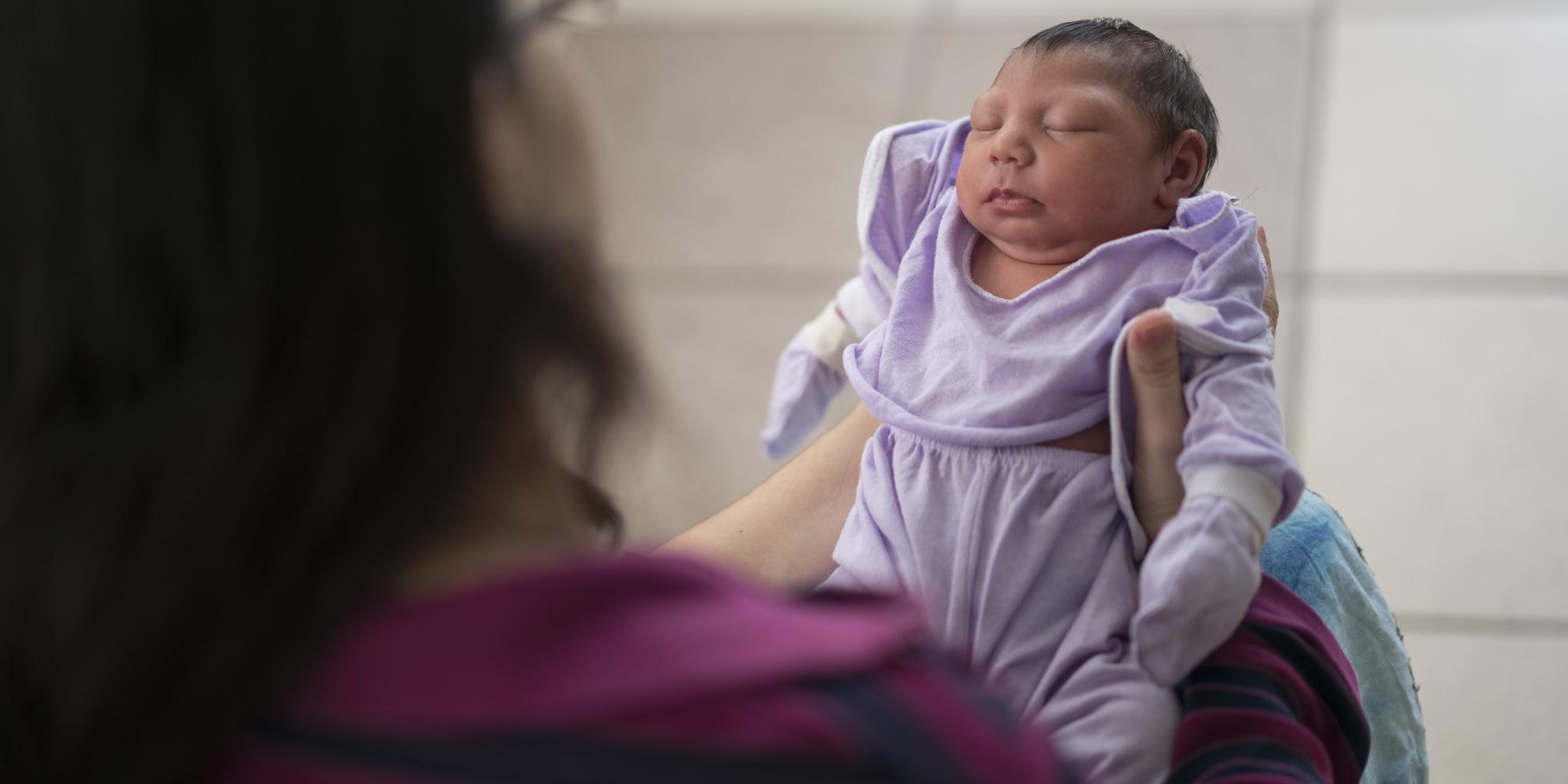 دراسة: الإصابة  بفيروس زيكا  أواخر الحمل لا تؤذي الجنين